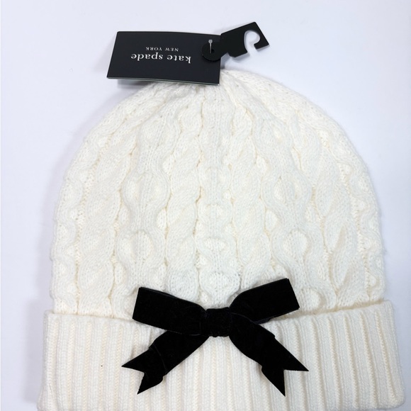 Kate Spade Cable Knit Velvet Bow Beanie Hat Cream
NEW WITH TAGS - Picture 2 of 5